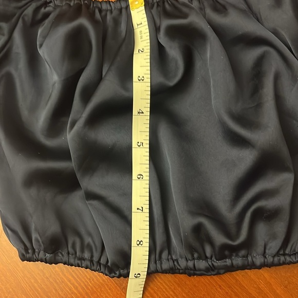 3/$20 Girls puff sleeve crop top satin navy 2T - Picture 4 of 4